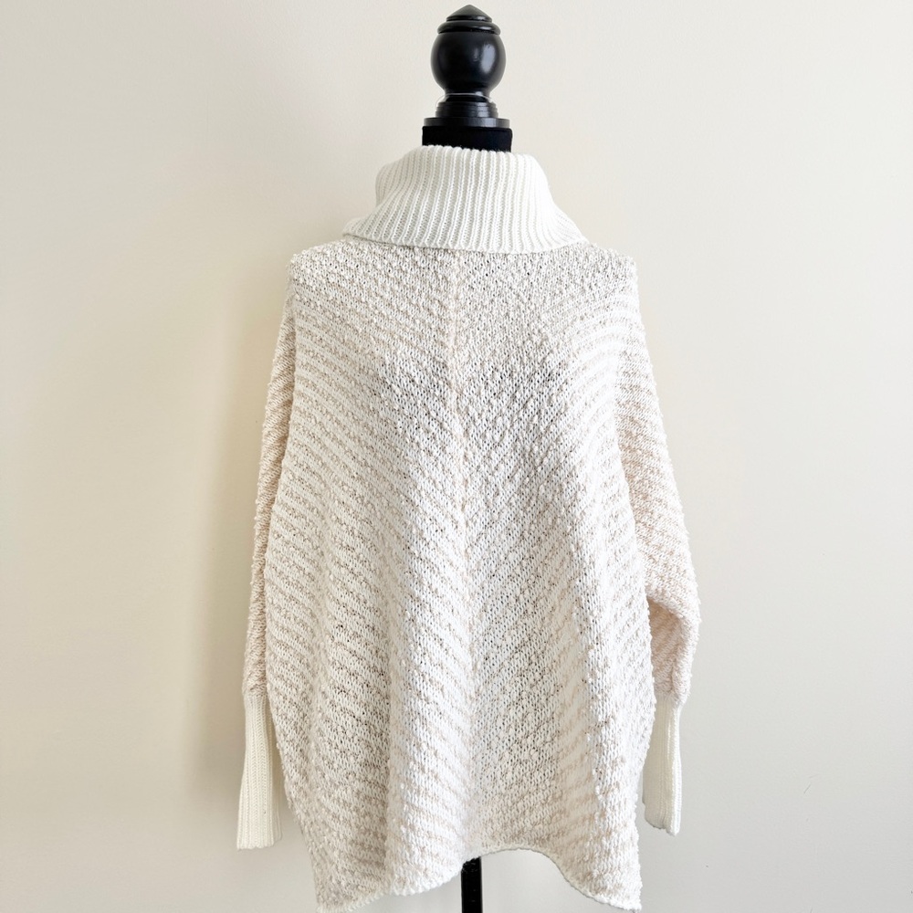 Cozy Cream Moon and Mason Bouclé Knitted Turtleneck Sweater – Size Small (NWT)